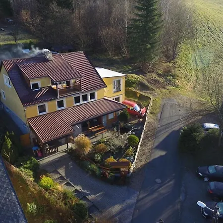 Je-sen, Na Horach S Bazenem A Infrasaunou Guest house 2*