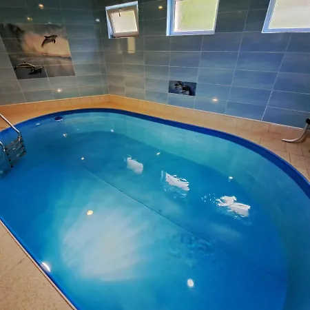 Je-sen, Na Horach S Bazenem A Infrasaunou Guest house