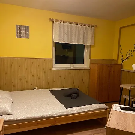 Je-sen, Na Horach S Bazenem A Infrasaunou