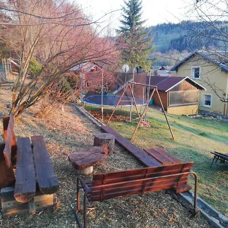 Guest house Je-sen, Na Horach S Bazenem A Infrasaunou 2*