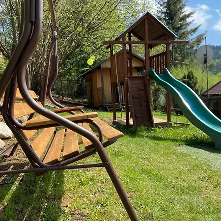 Je-sen, Na Horach S Bazenem A Infrasaunou Guest house 2*